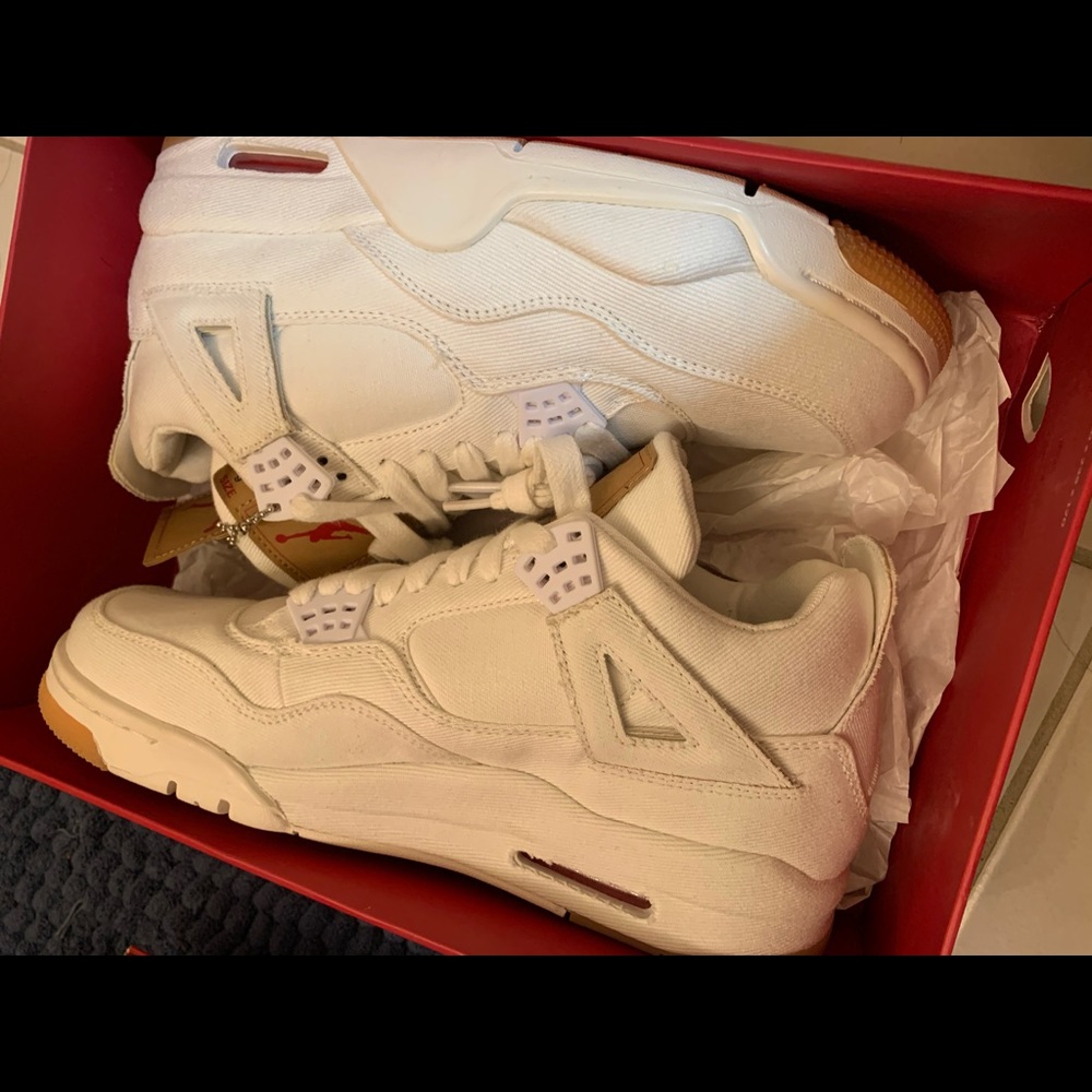 New Jordan 4 Levi’s white
